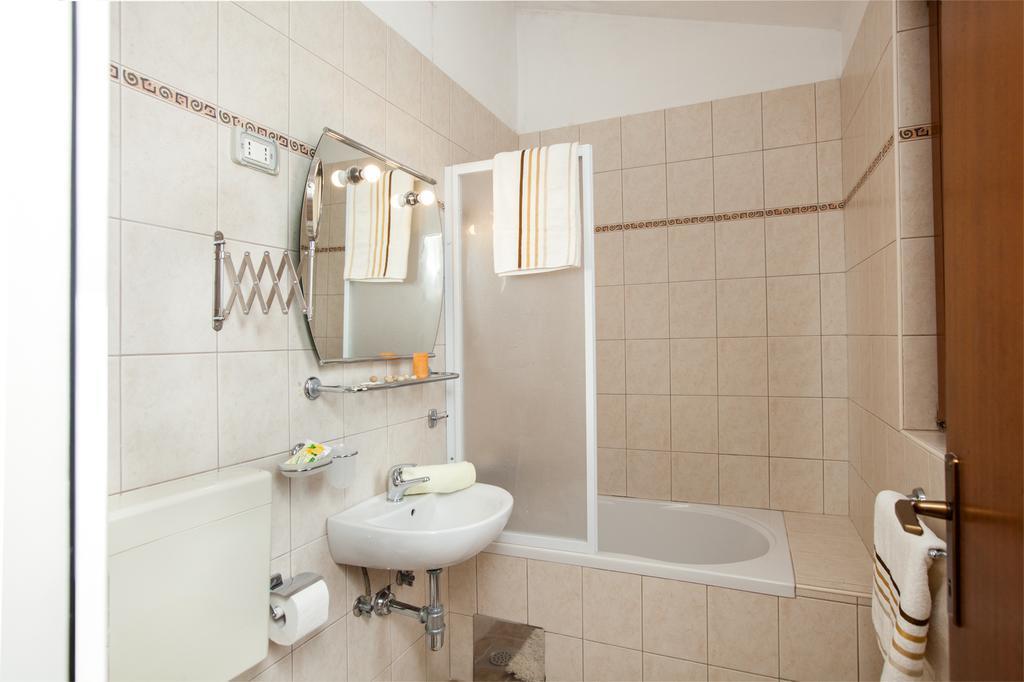B&B Moderno Fažana Værelse billede