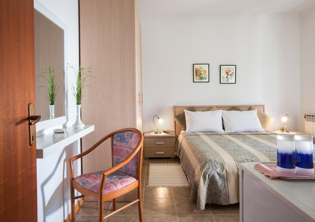 B&B Moderno Fažana Værelse billede