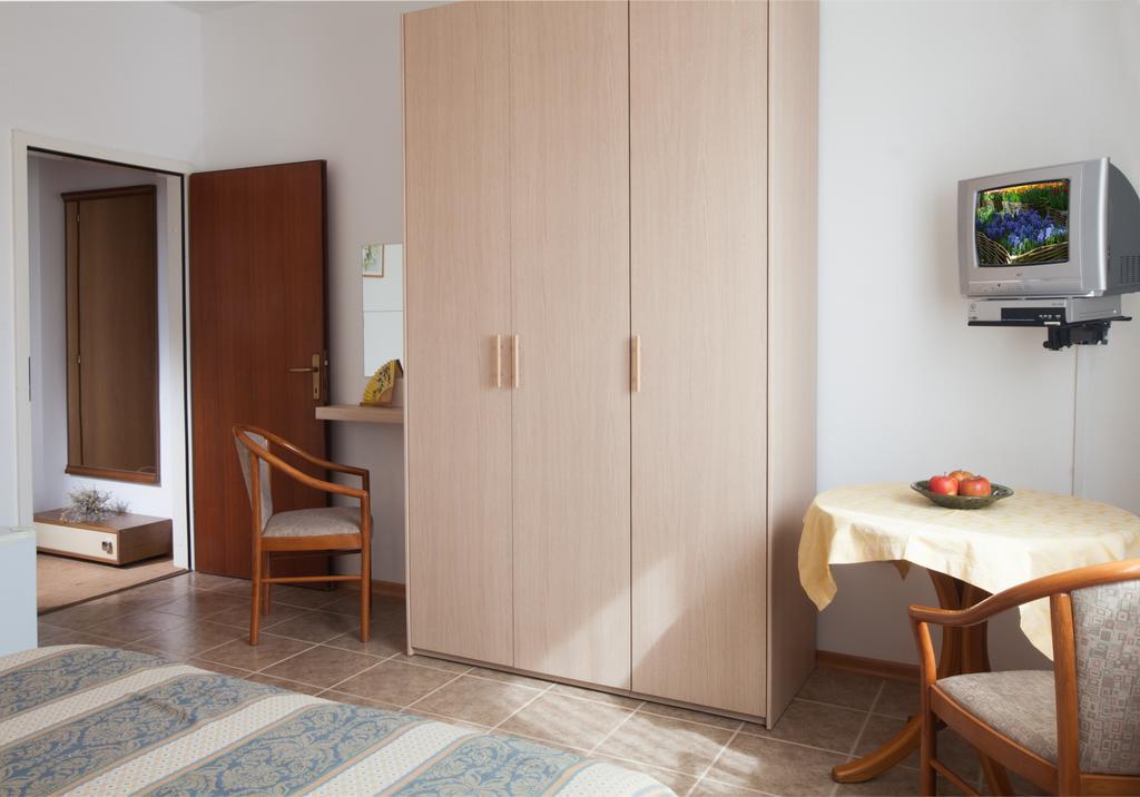 B&B Moderno Fažana Værelse billede